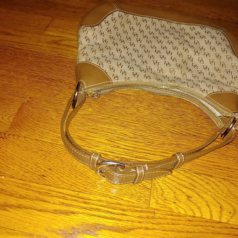 Purse - Picture 2 of 3